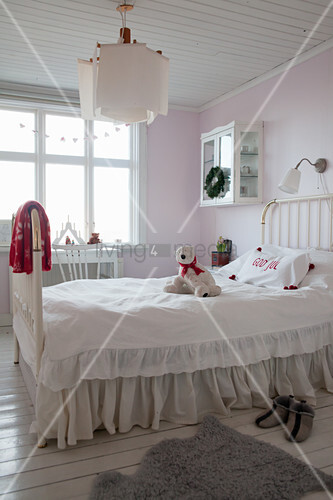 Metal Bed With Loose Cover And Ruffles Buy Image