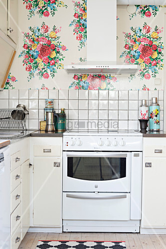 Old Kitchen With Floral Wallpaper Buy Image 12315413 Living4media