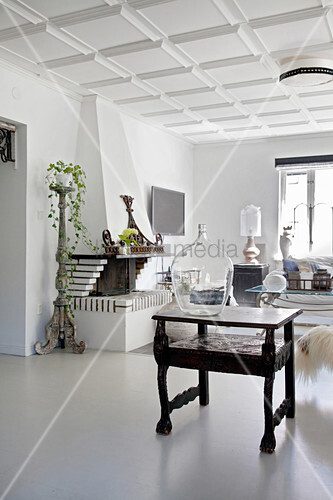 White Living Room With Coffered Ceiling Buy Image