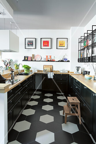 U Shaped Fitted Kitchen With Black Base Buy Image 12502467